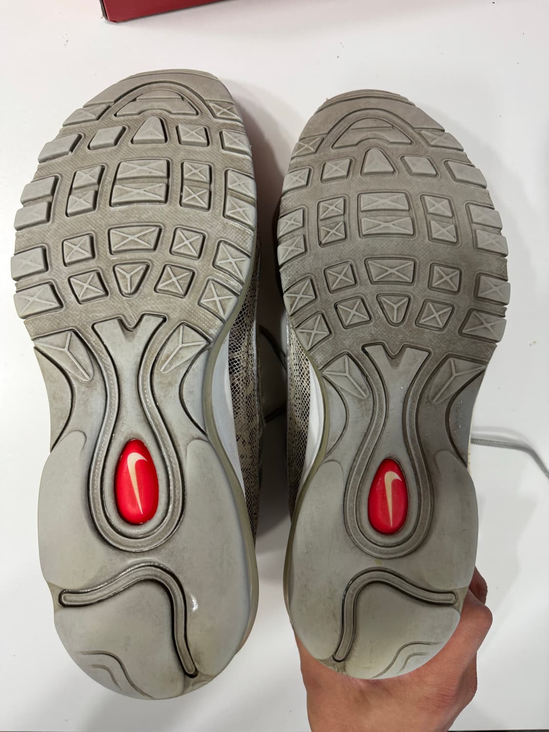 나이키 x 슈프림 에어맥스 98 스네이크스킨 270 상품이미지6