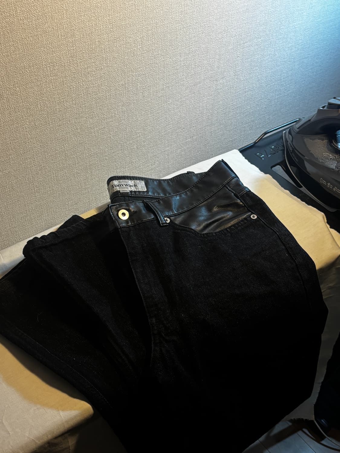 택포/S급) Tonywack 토니웩 블랙 레더 패널 데님 진 팬츠 상품이미지1