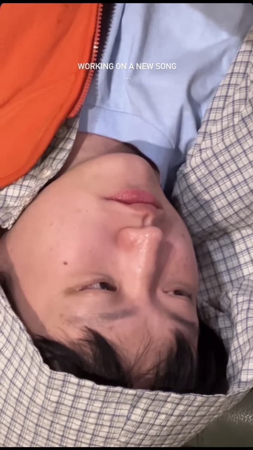 실리카겔 김한주님 착용) 체크 후드 셔츠 / 에크루 상품이미지4