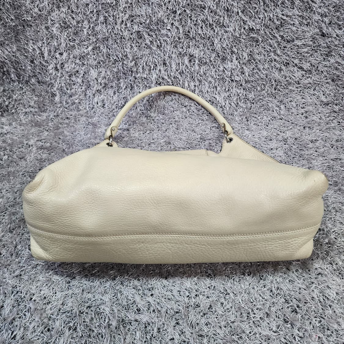 페라가모 레더 간치니 숄더백 상품이미지5