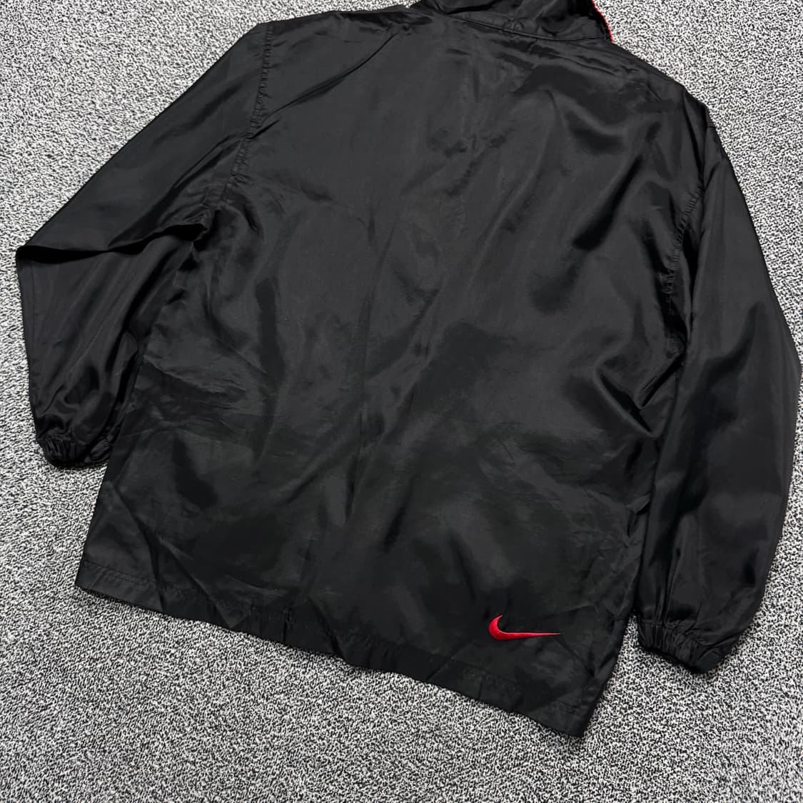 Name : 나이키 올드스쿨 후면 하단 스우시 오버핏 반집업 바람막이 상품이미지3