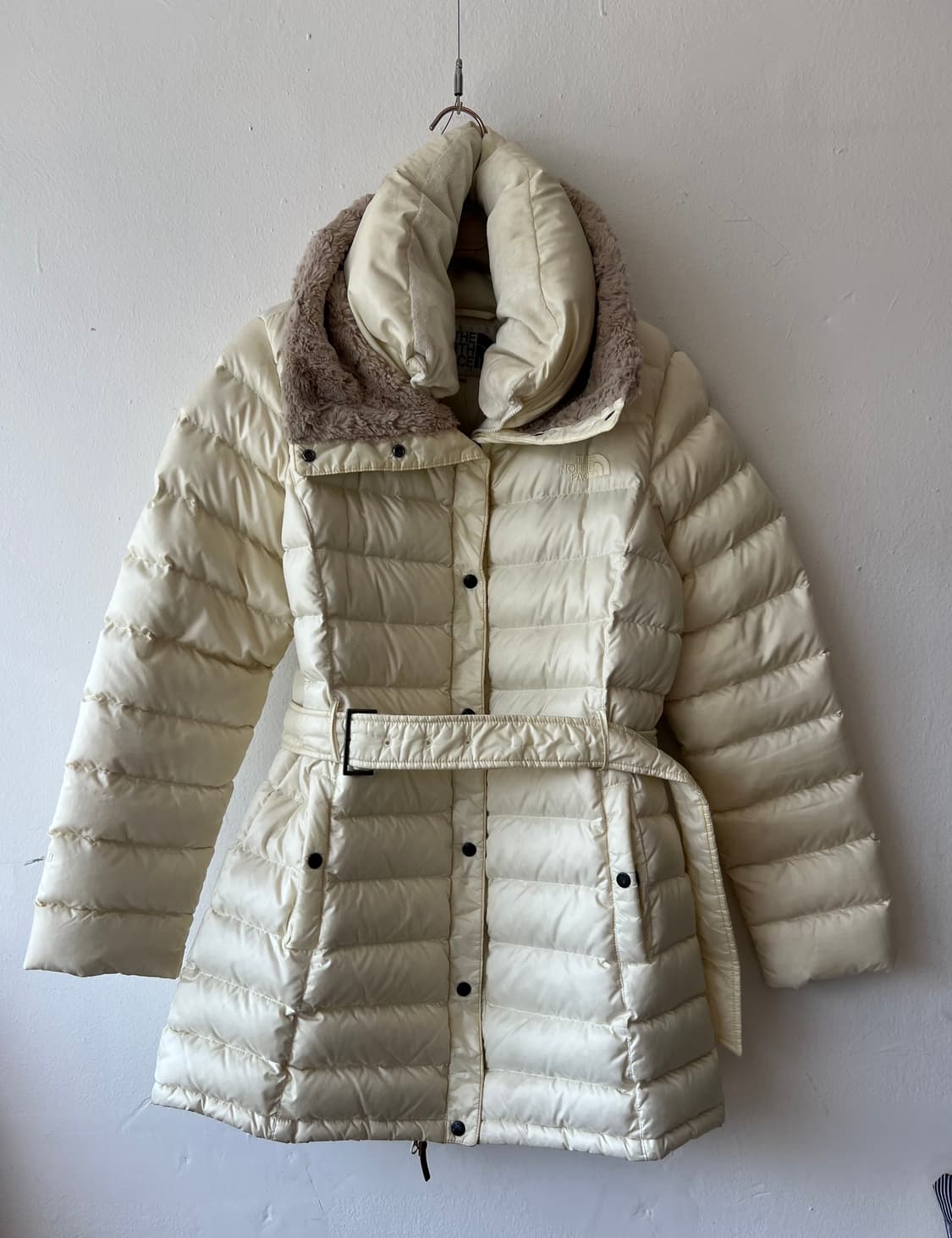 노스페이스 여성 아이보리 구스다운패딩 하프패딩점퍼 상품이미지2