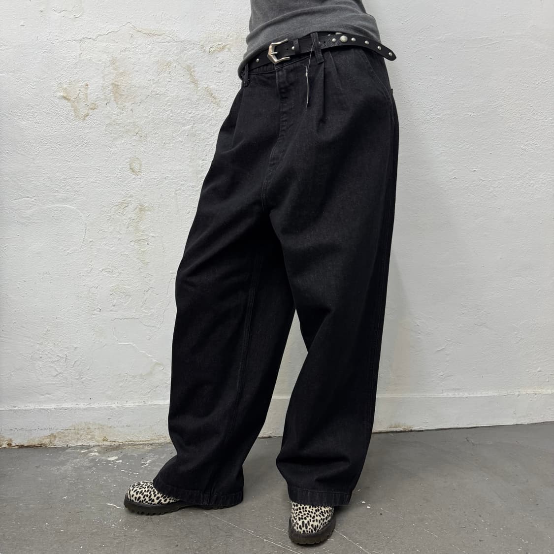 에드윈(EDWIN) 블랙컬러 워시드 코튼 와이드 루즈 데님 팬츠 상품이미지2