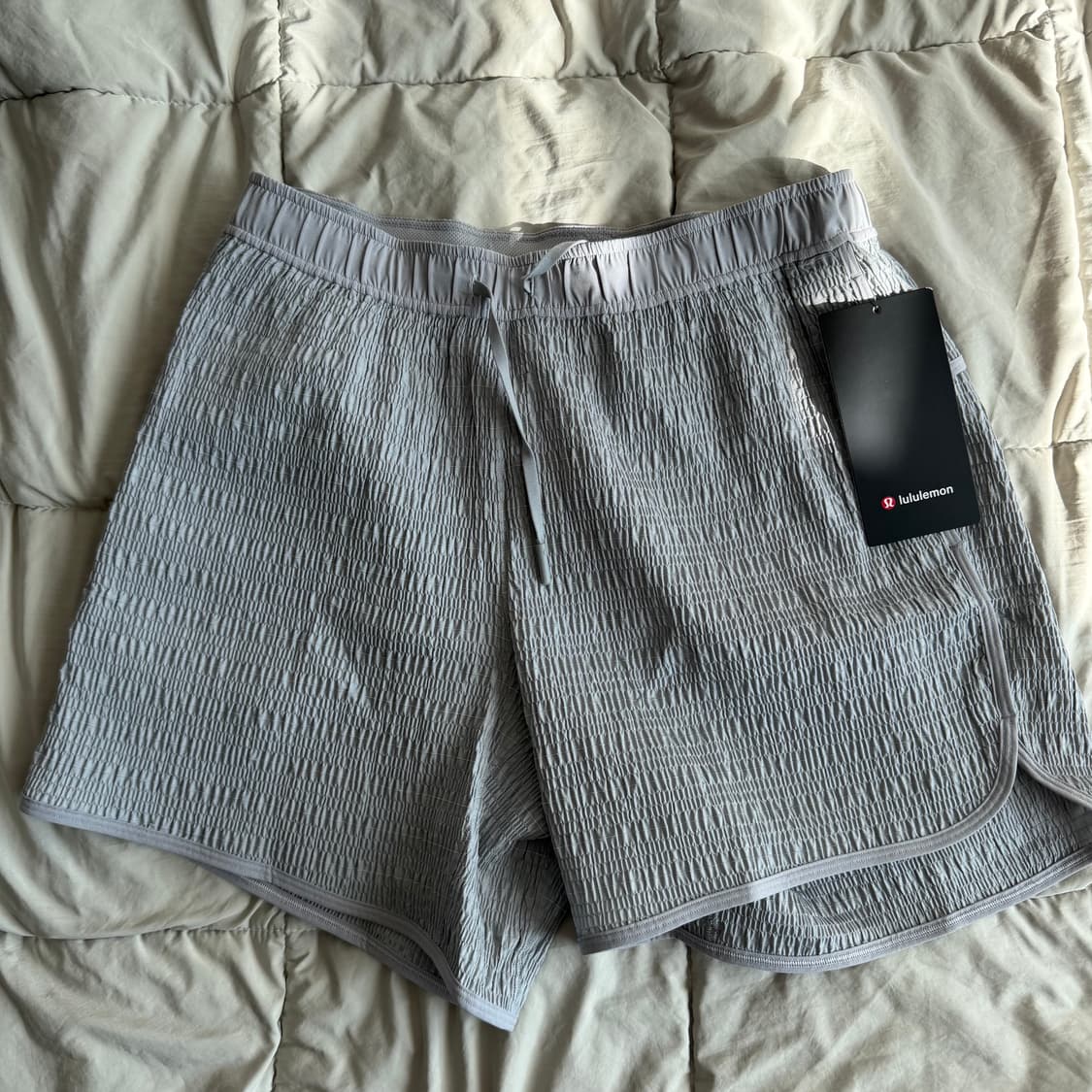 룰루레몬 마일 메이커 리플렉티브 쇼츠 라이너리스 m 새상품 판매합니다. 상품이미지1