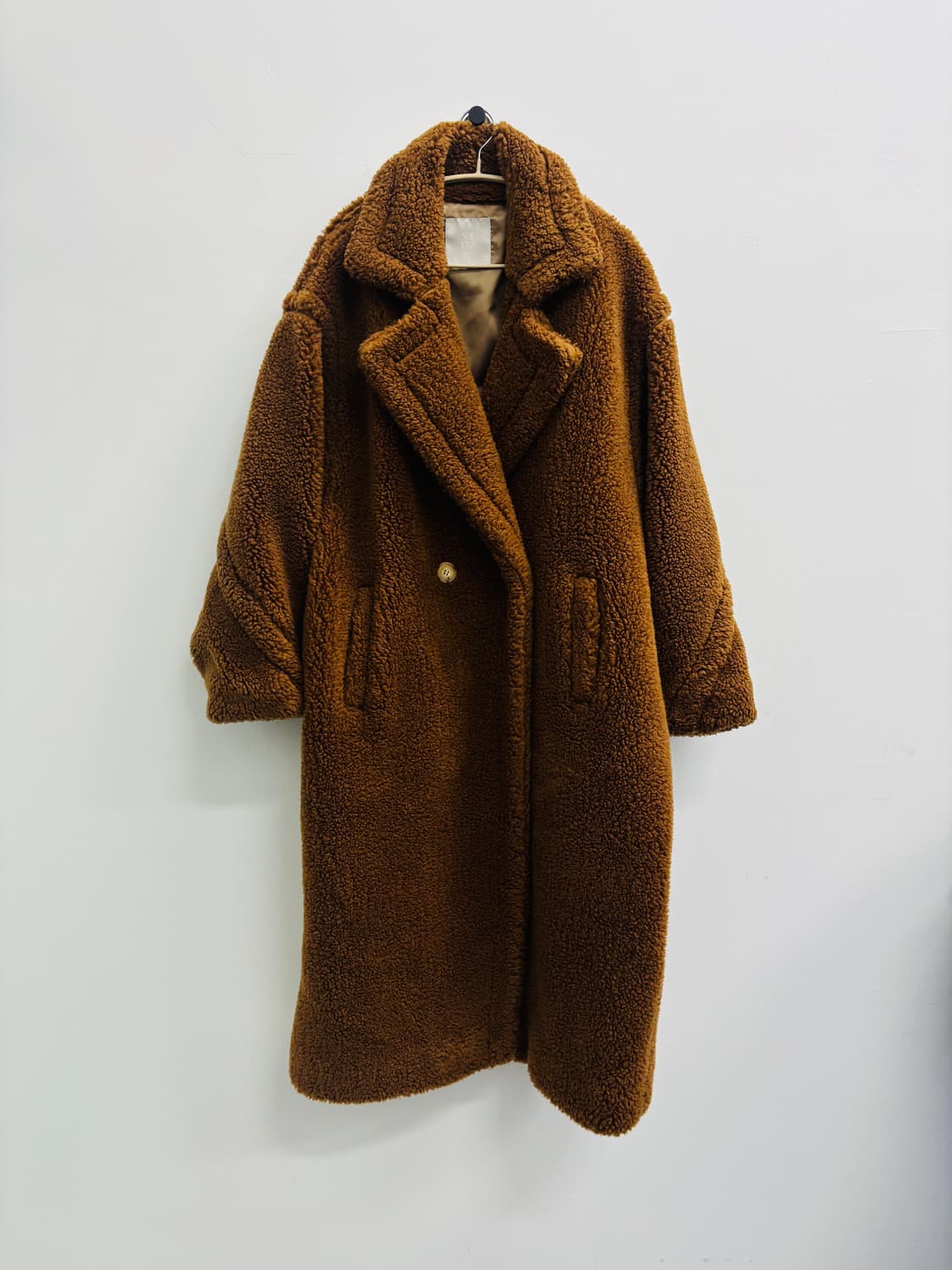 셀렉티즘(SELECTIZM) 테디베어 아이콘 롱 코트 카멜 상품이미지1