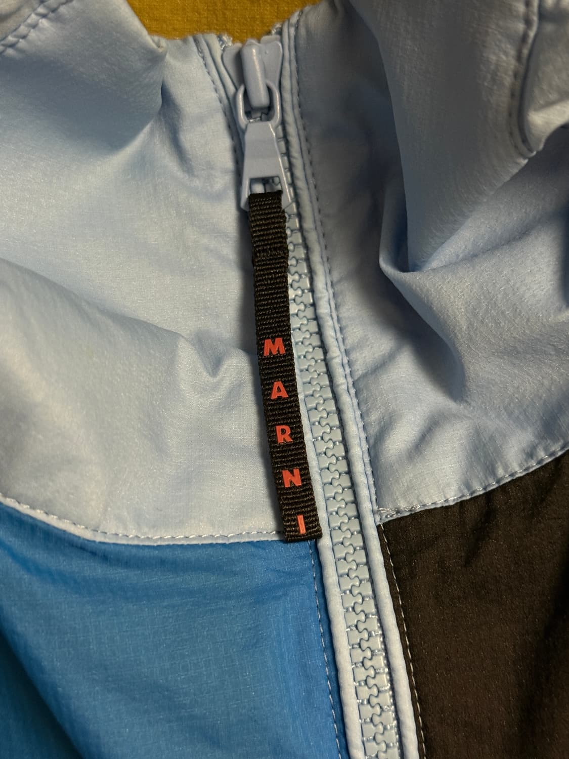 마르니 x유니클로 바람막이 XL SIZE 상품이미지3