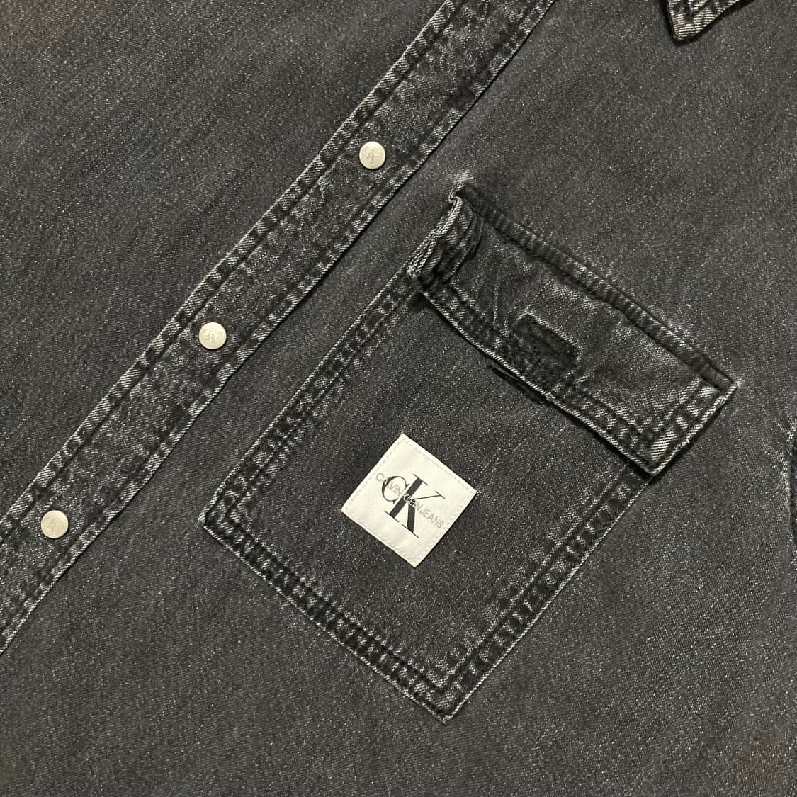 CALVIN KLEIN 칼빈클레인 흑청 데님 셔츠 상품이미지4