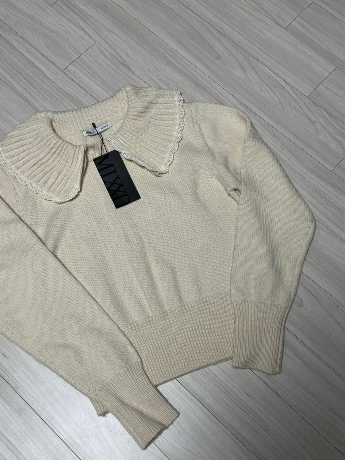 (새상품)미쏘 카라 아이보리 니트 상품이미지4