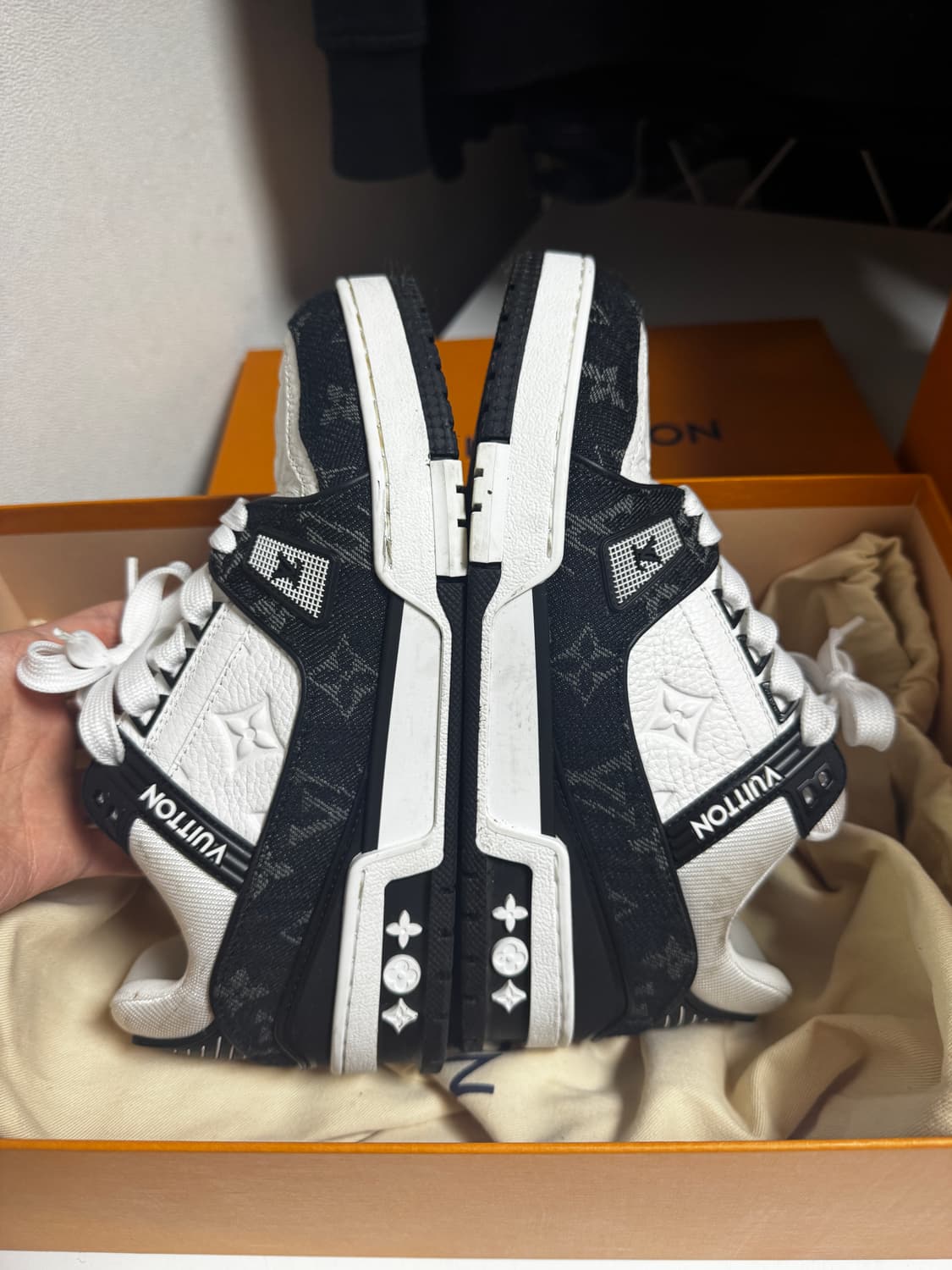 [풀구성] 루이비통 LV 트레이너 데님 블랙 모노그램 스니커즈 상품이미지4