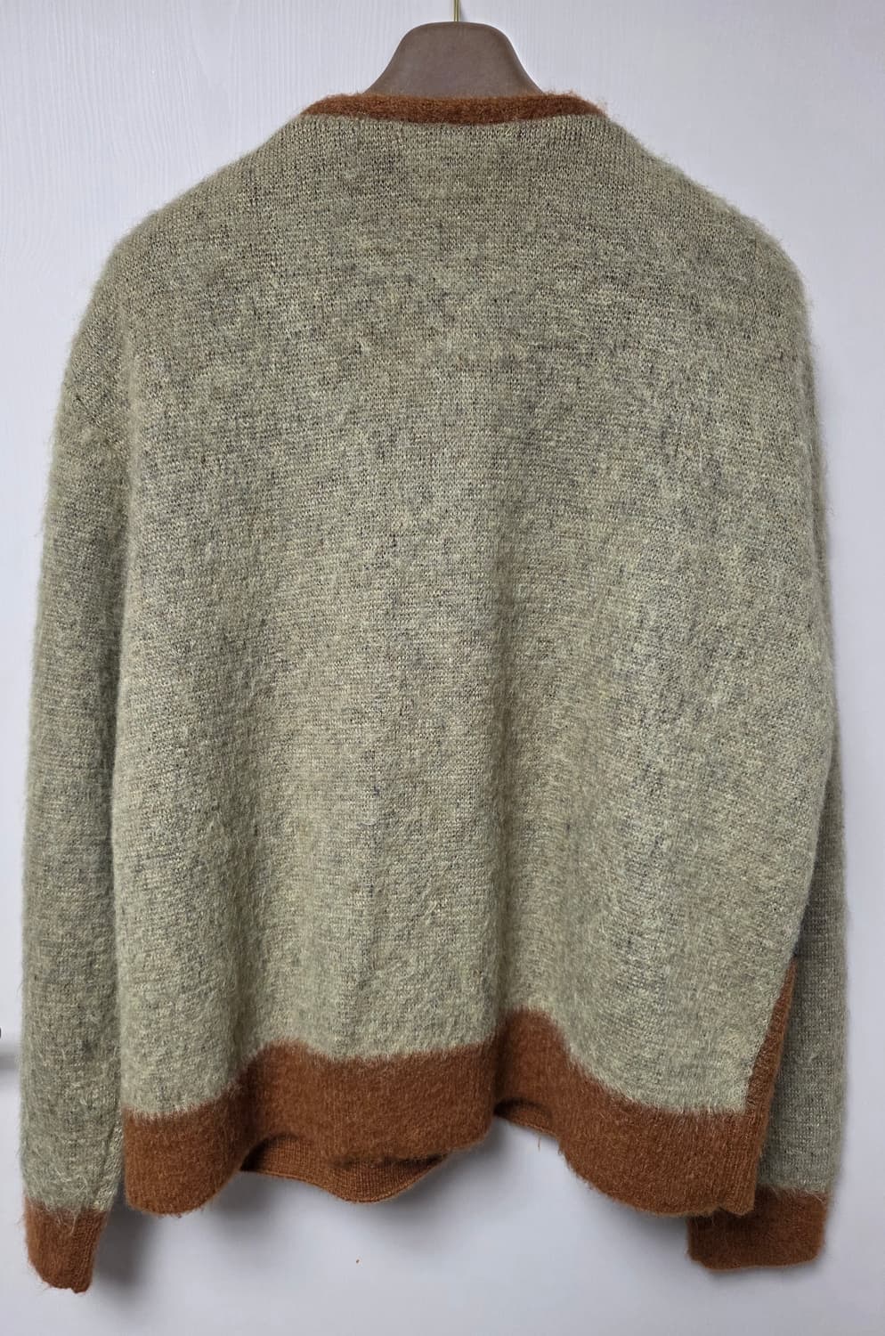 [뷔,홍지윤 착용] 23FW 셀린느 에디 슬리먼 브러쉬드 모헤어 M사이즈 상품이미지7