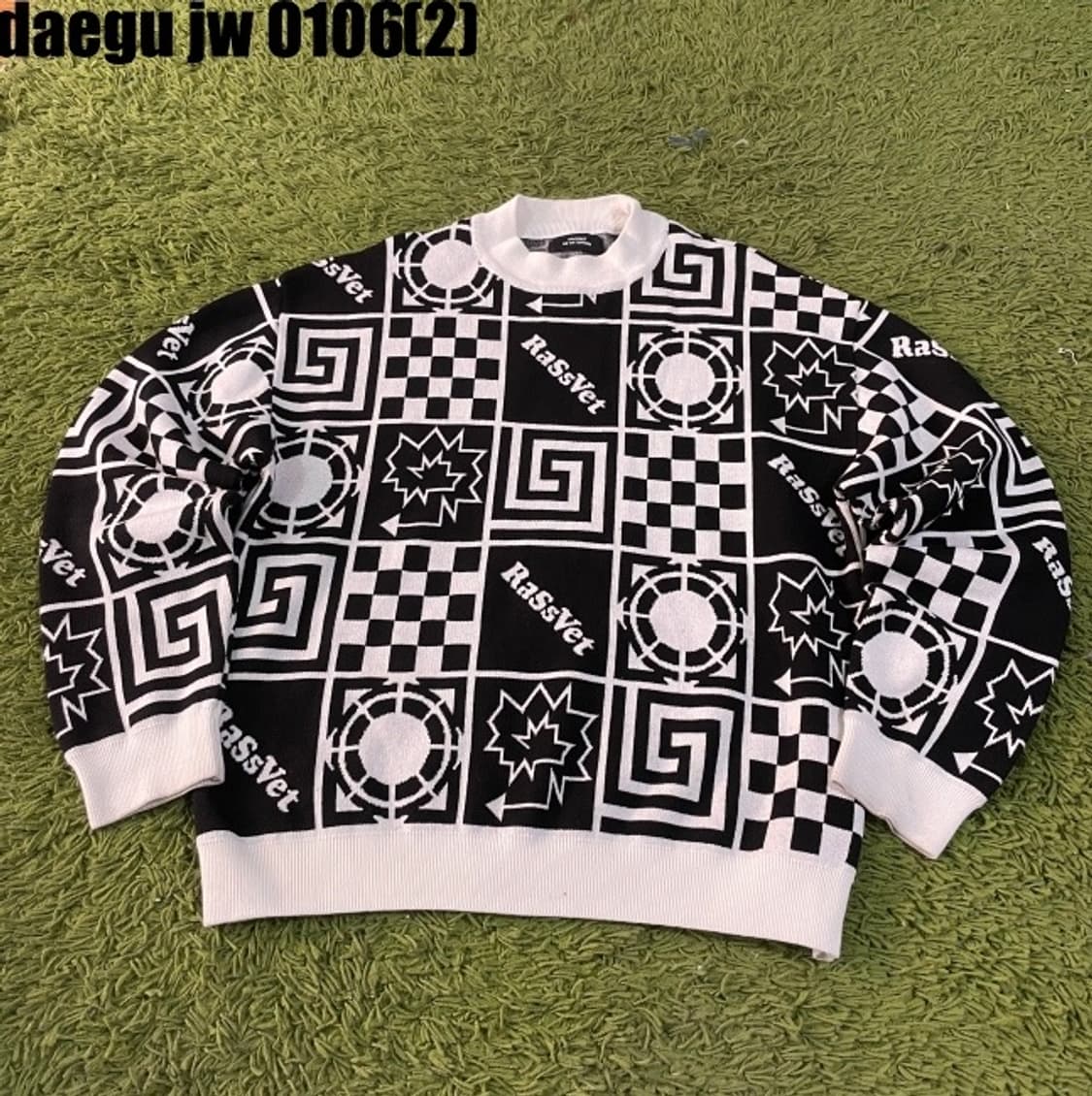 라스벳 니트 상품이미지1