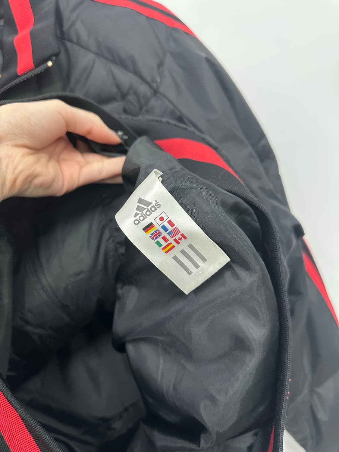 아디다스 ac밀란 검빨 마샬아츠 패딩 상품이미지3