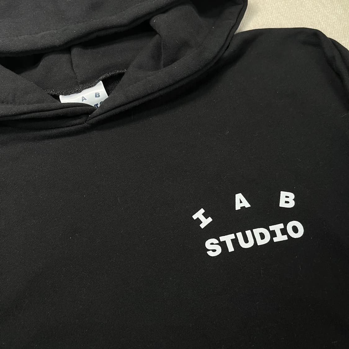 110 아이앱 스튜디오 블랙 후드티 상품이미지3