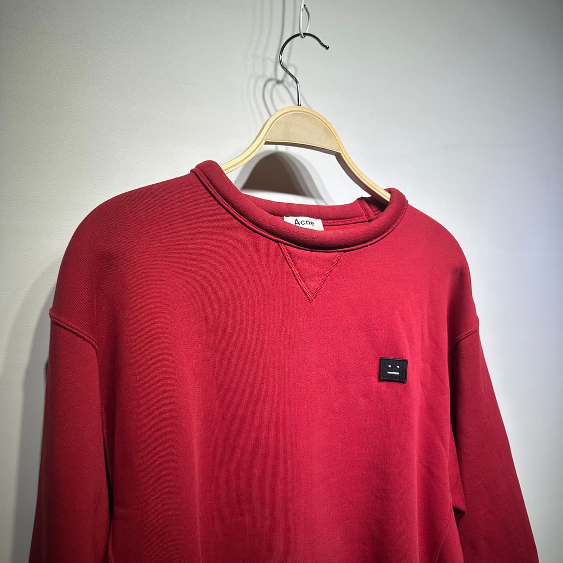 아크네 맨투맨 판매합니다 상품이미지3