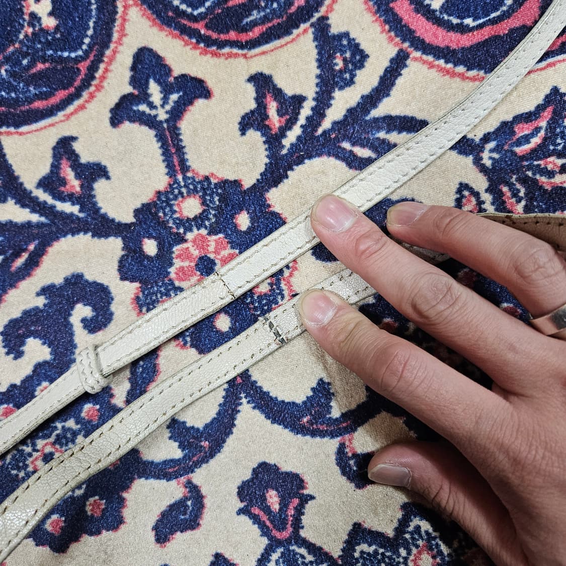 지방시 미니 판도라 큐브 크로스백 24 x 11 x 11 size 상품이미지10