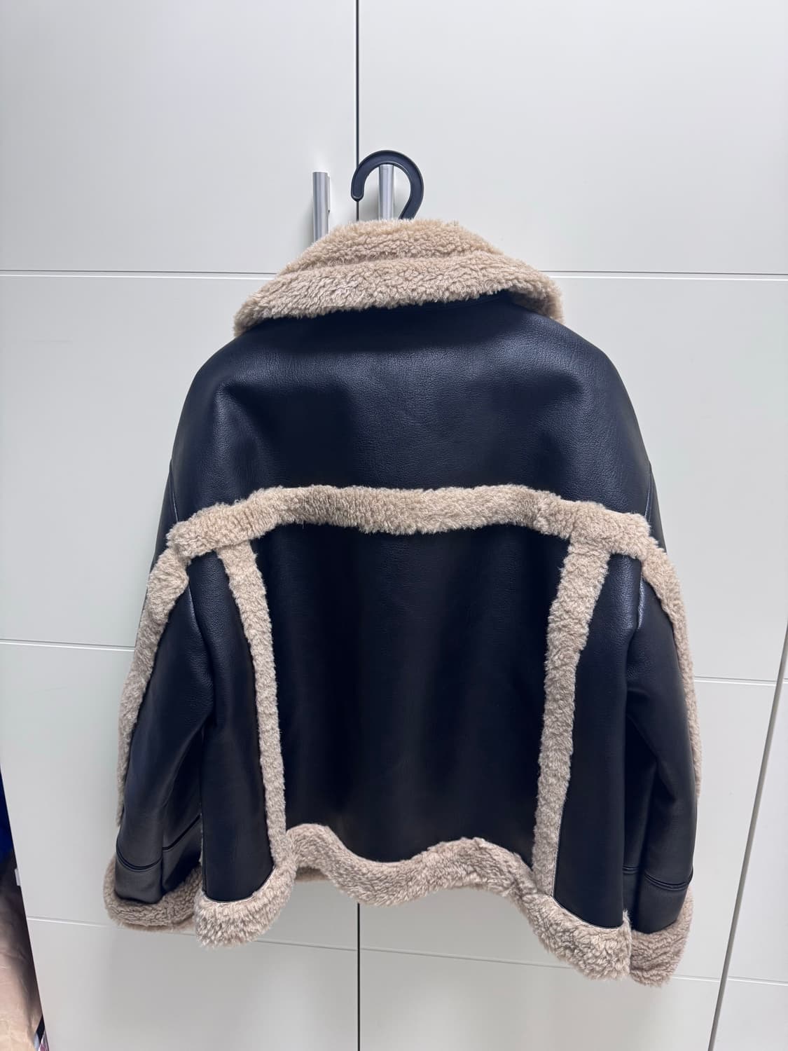 제너럴아이디어 루즈핏 에코 퍼 무스탕 택달린 새상품 상품이미지2