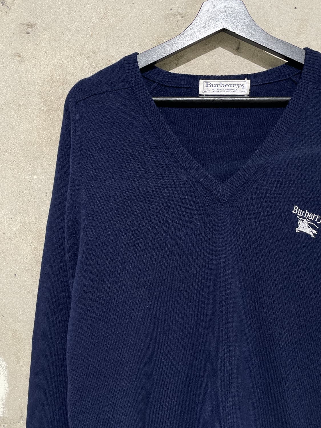 버버리 네이비 기마로고 V넥 울 니트 상품이미지2