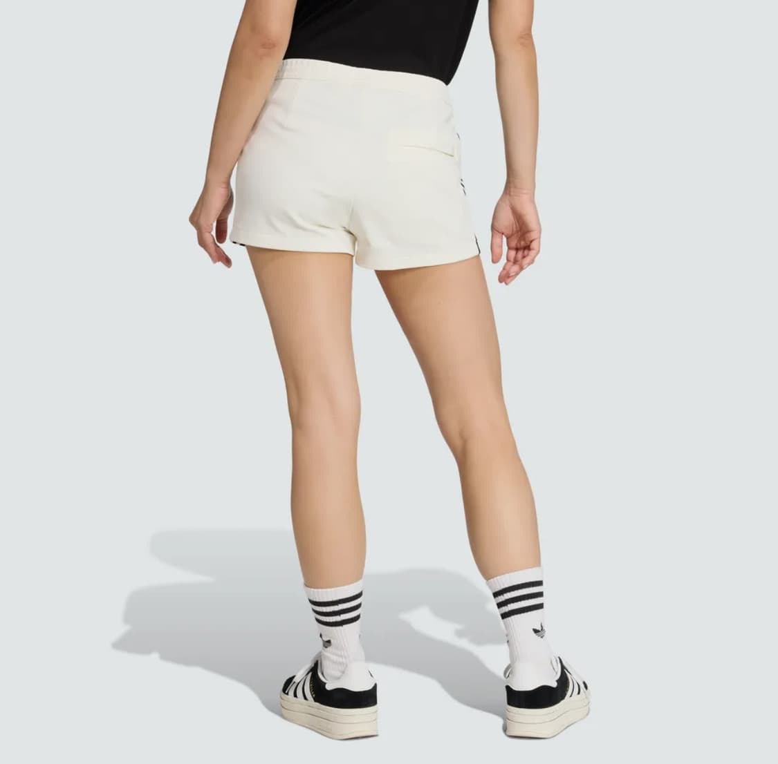 아디다스 클래식 쇼츠 KD3759 트레이닝 숏팬츠 반바지 화이트 아이보리 상품이미지4