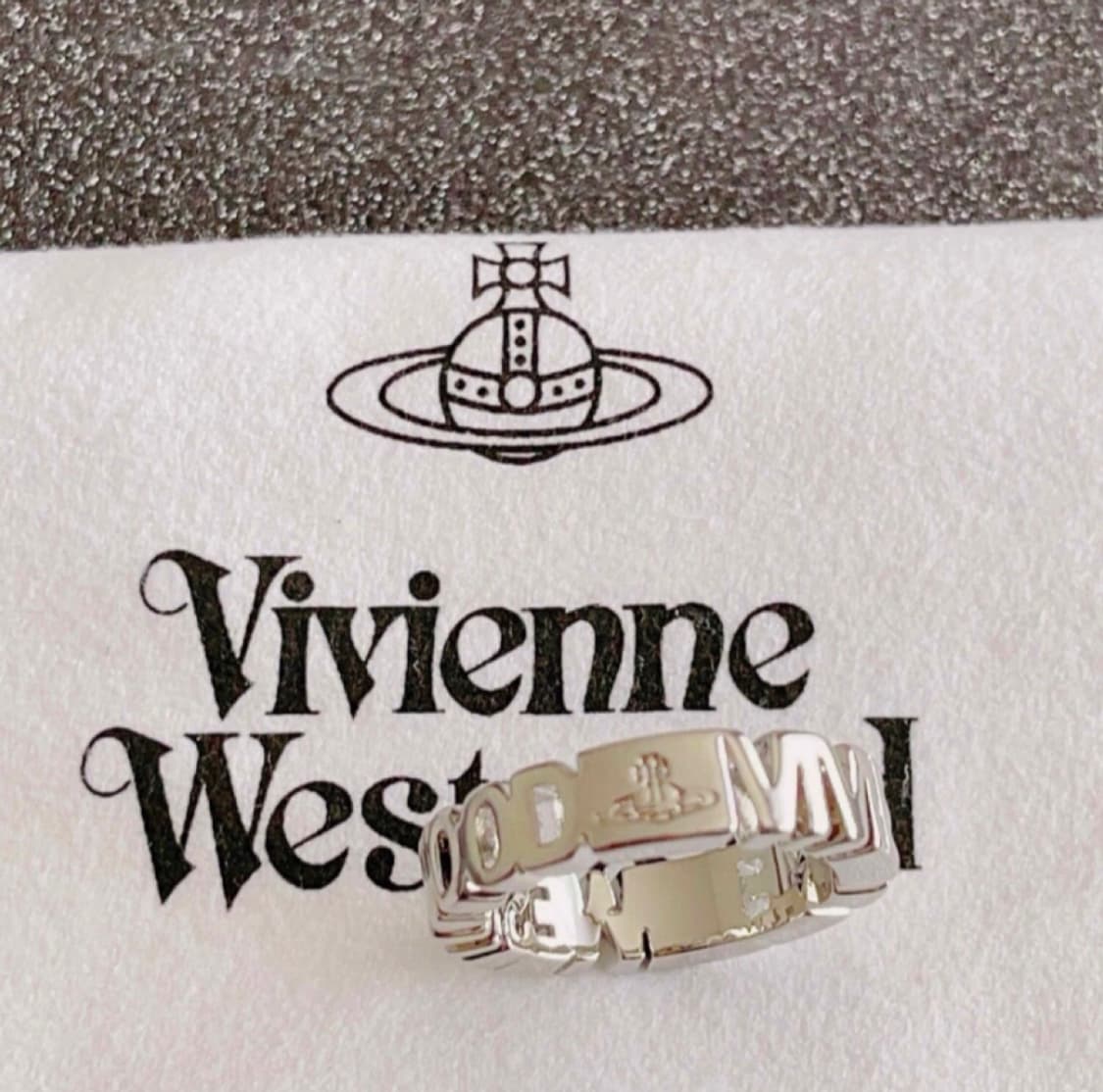 비비안웨스트우드 아카이브 레터링 orb 로고링 반지 상품이미지1