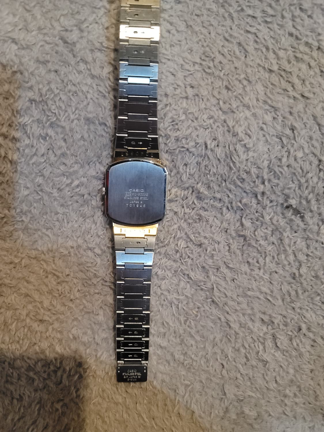 카시오(CASIO)의 빈티지 아날로그 모델인 MQ-3002G 상품이미지3