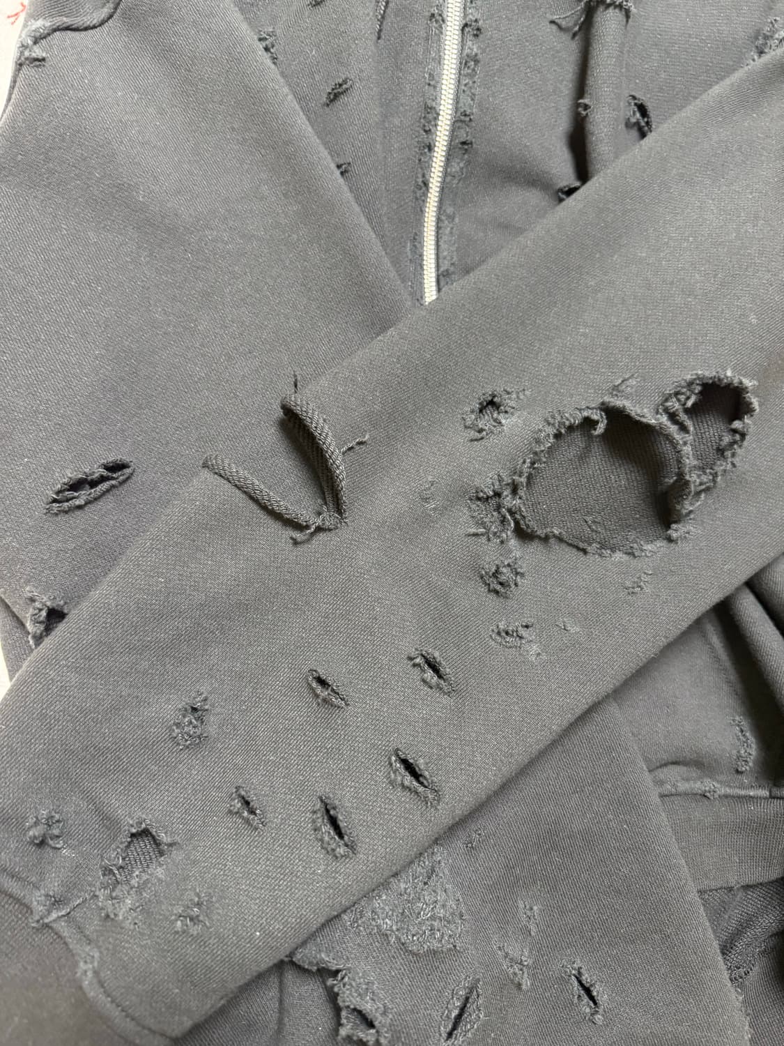 에모스탠스클럽 디스트레스드 후드집업 상품이미지4