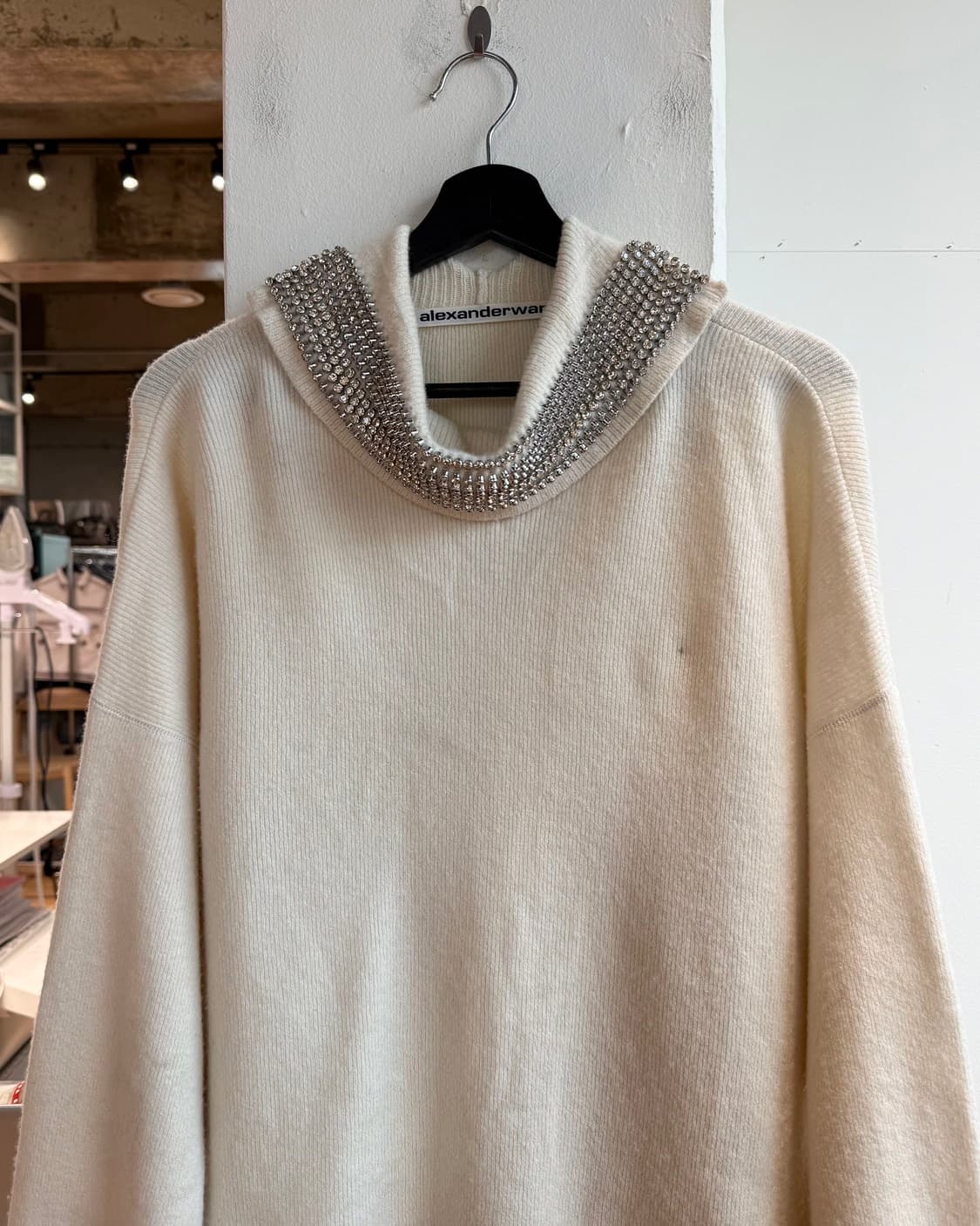 알렉산더왕 아이보리 큐빅 울 터틀넥 니트 상품이미지3