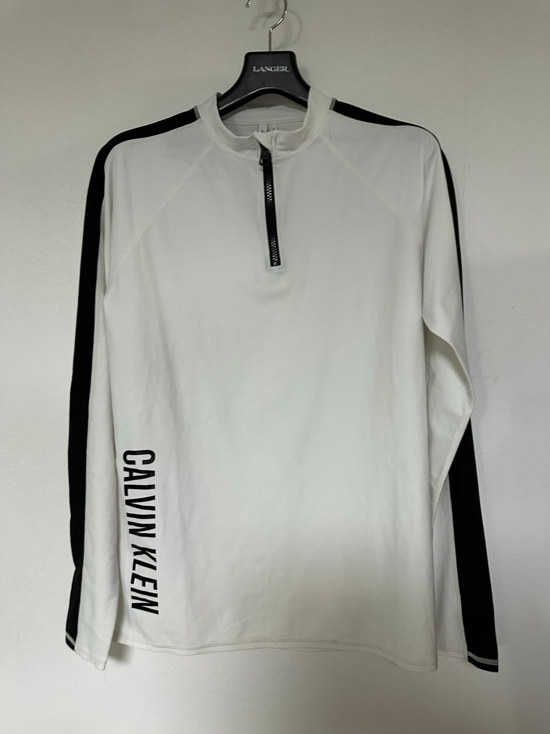 캘빈클라인 화이트 블랙 라인 집업 긴팔티 상품이미지1