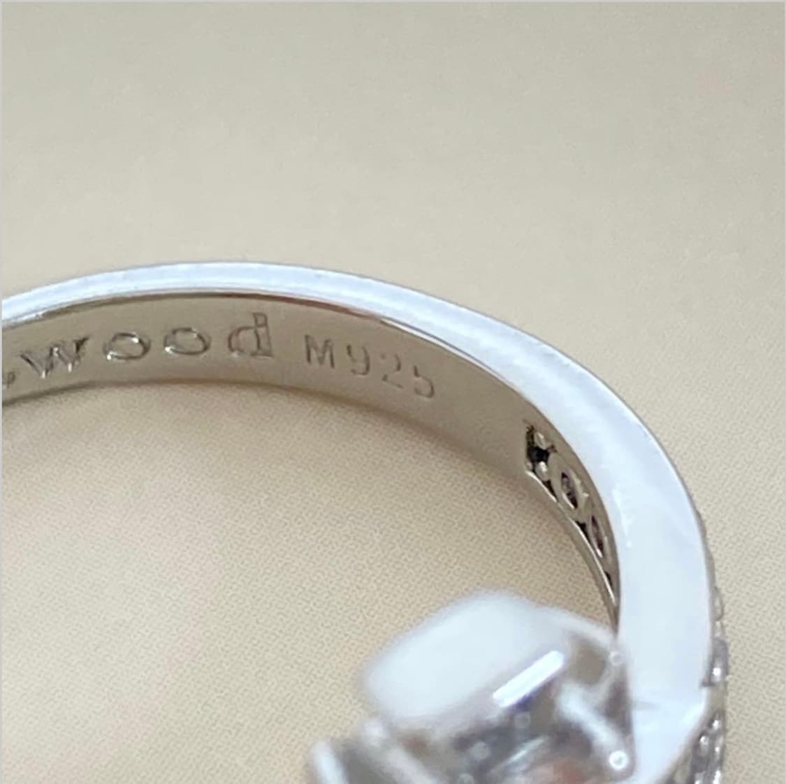 비비안웨스트우드 아카이브 화이트 크리스탈 orb링 반지 상품이미지5