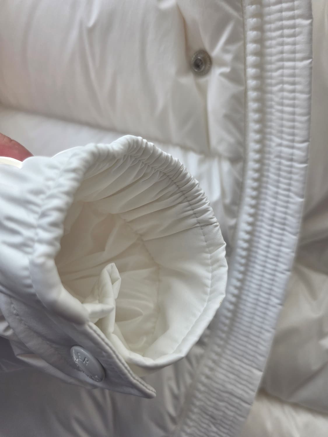 몽클레어 베제르 화이트 패딩 3 상품이미지6