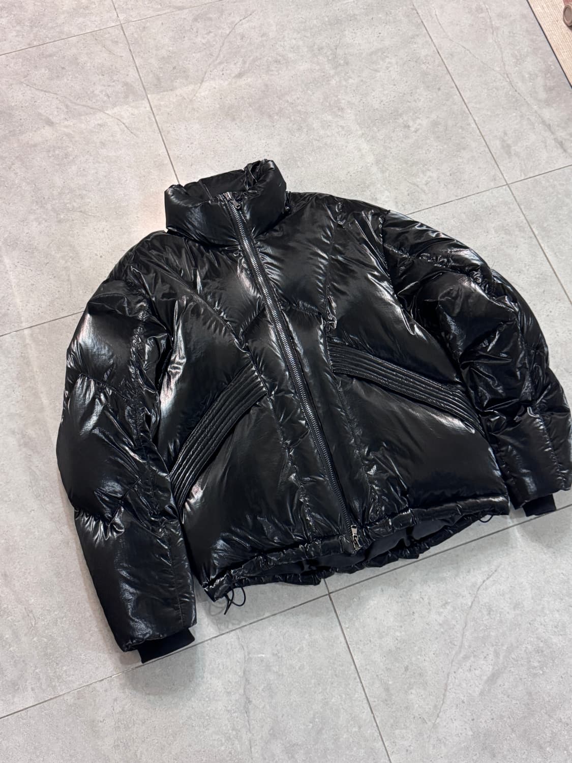 메종 미네드 블랙 유광 숏패딩 L 상품이미지1