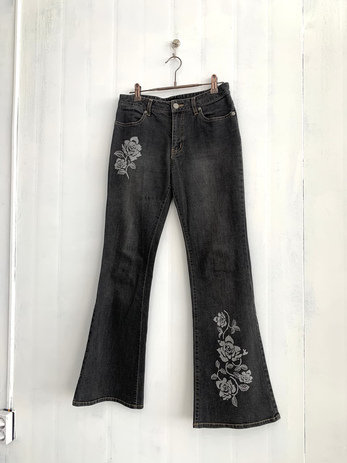 Flower Point Black Boots-cut Jeans 상품이미지1