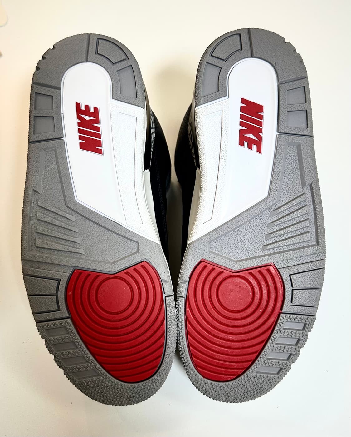 나이키 에어 조던 3 레트로 블랙 시멘트 265mm 상품이미지5