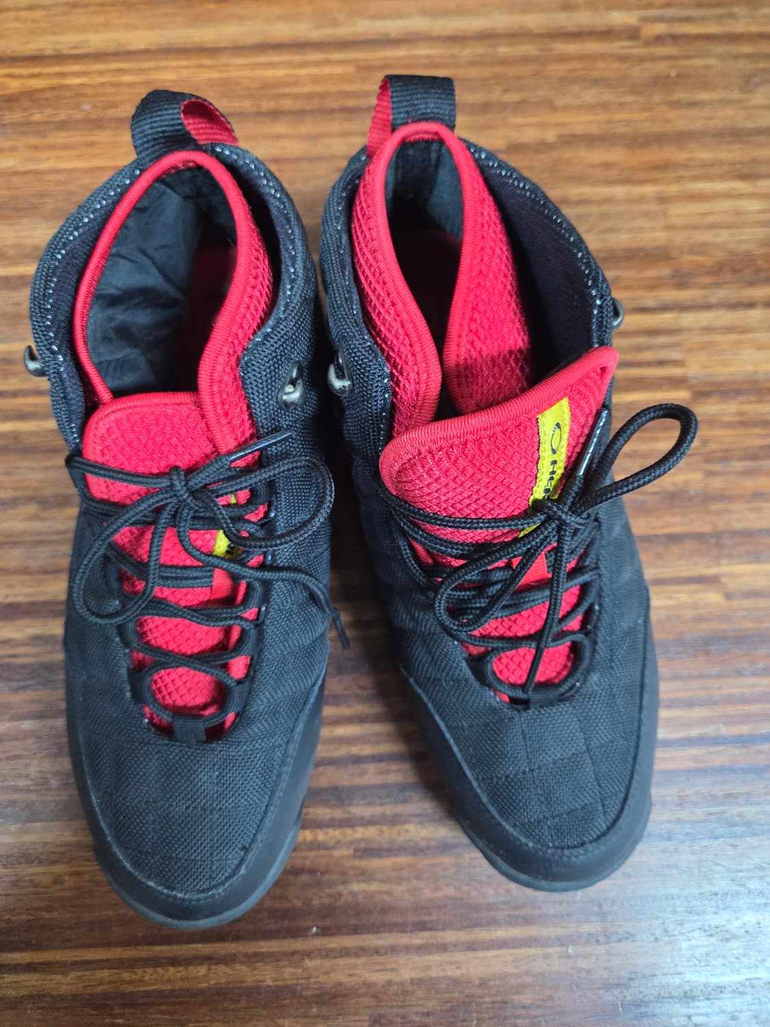 데상트 스위스 퀄팅 디자인 미드 트레킹화 250 상품이미지3