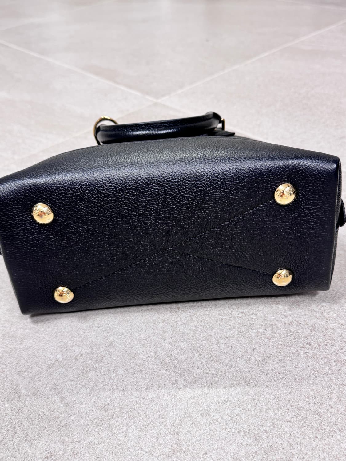 루이비통 알마bb 앙프렝뜨 블랙 상품이미지3