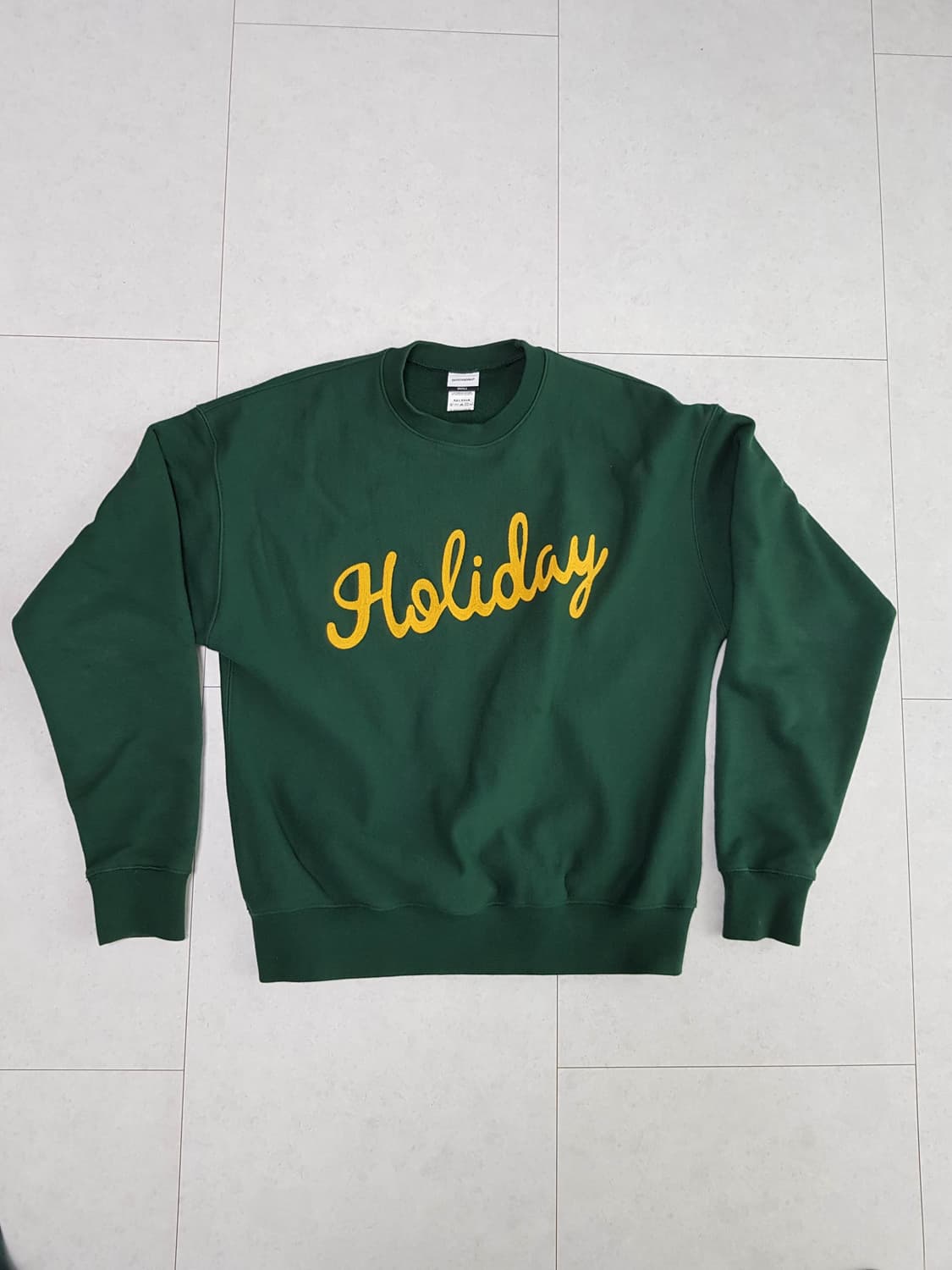 아웃스탠딩 Holiday 그린 맨투맨티 상품이미지1