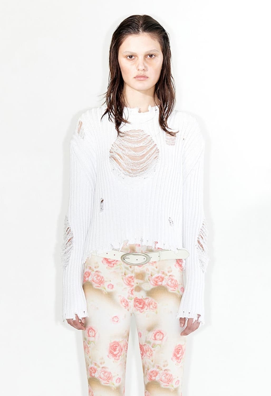 [고민시 착용] 오픈 와이와이 데미지 하트 풀오버 니트 스웨터 상품이미지1