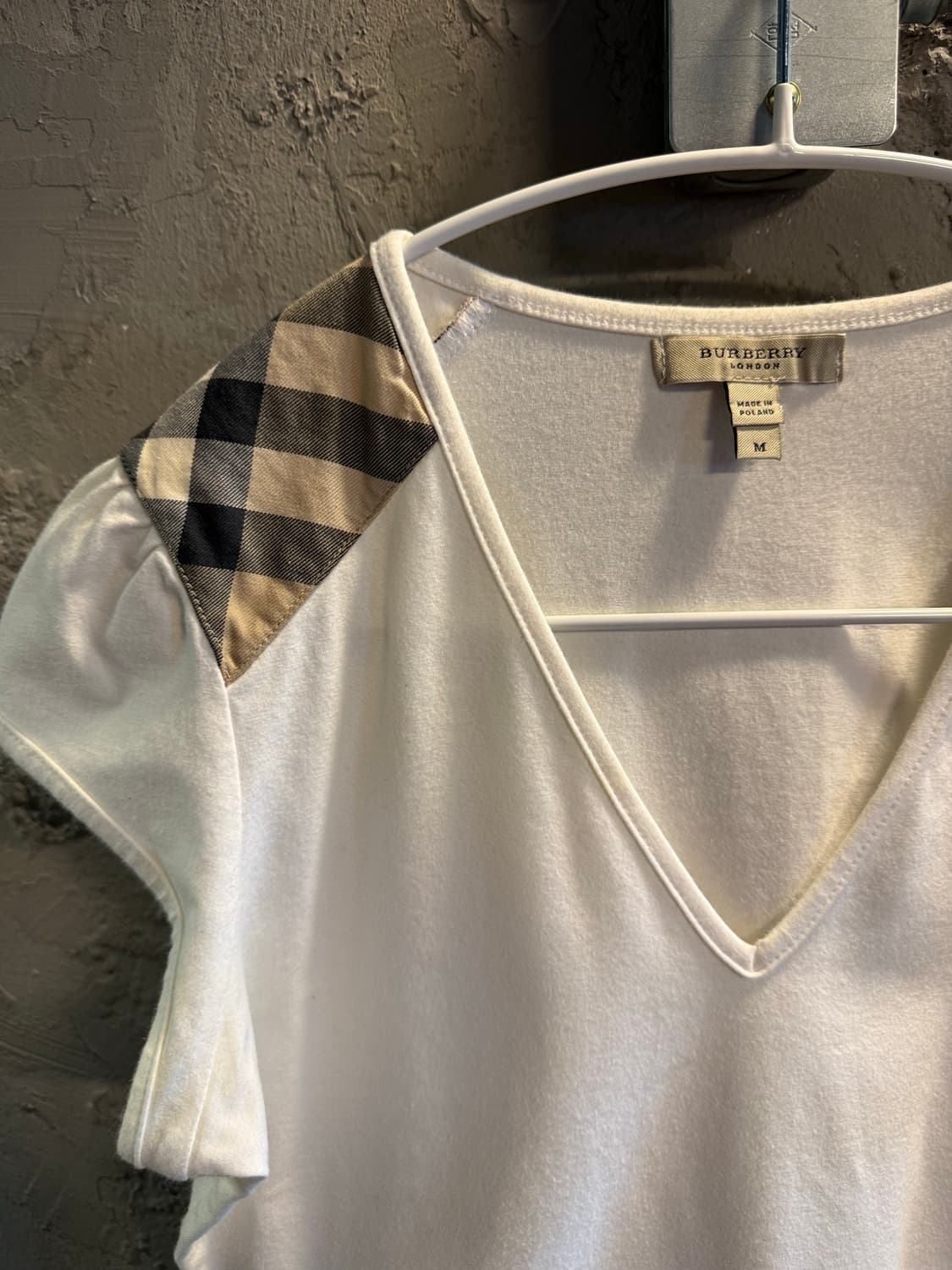 버버리 BURBERRY 체크 숄더 V넥 반팔 티셔츠 화이트 M 상품이미지4