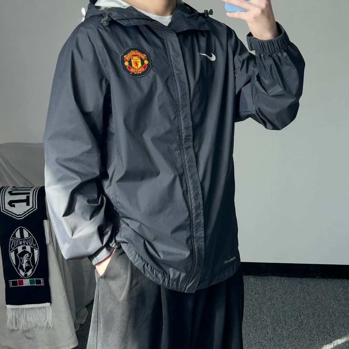 나이키 맨체스터 유나이티드 그레이 바람막이  상품이미지2