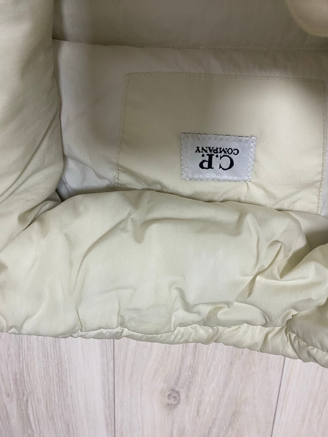 cp컴퍼니 패딩 상품이미지5