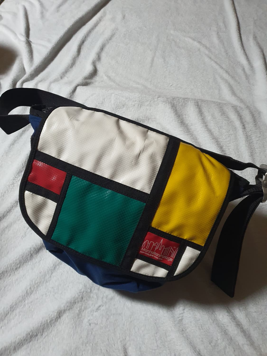 맨하탄포티지 기하학 패턴 메신져백 MANHATTAN PORTAGE 상품이미지1