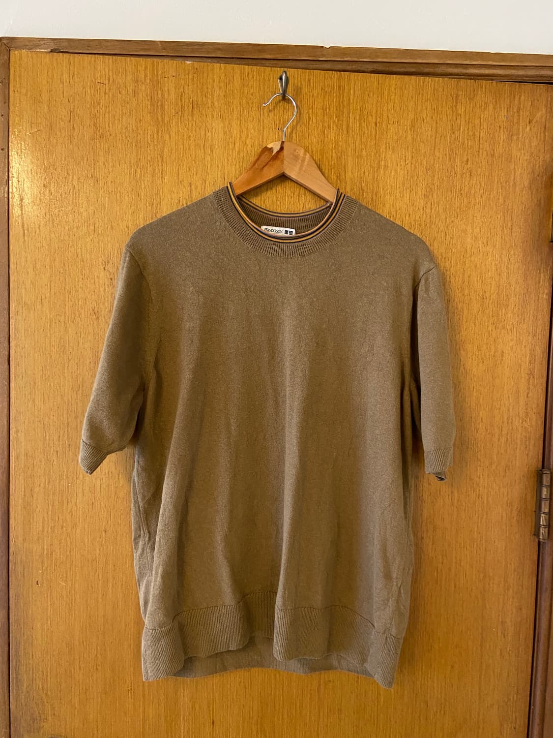 Uniqlo JW앤더슨 브라운 반팔니트 상품이미지1