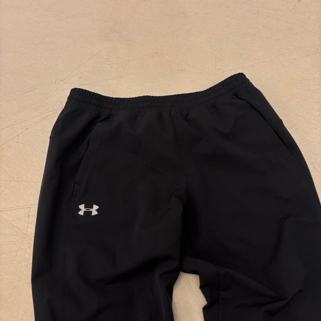 언더아머 블랙 스몰로고 스포티 조거 팬츠 상품이미지2