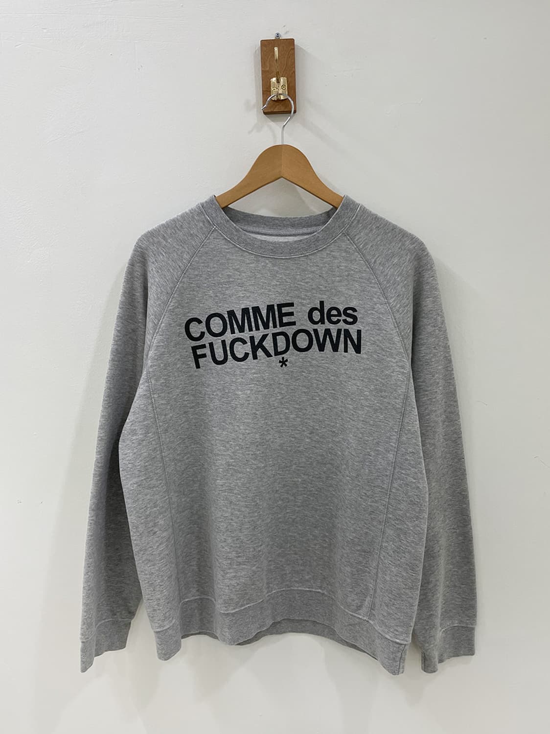 Comme des Fuck Down 상품이미지1
