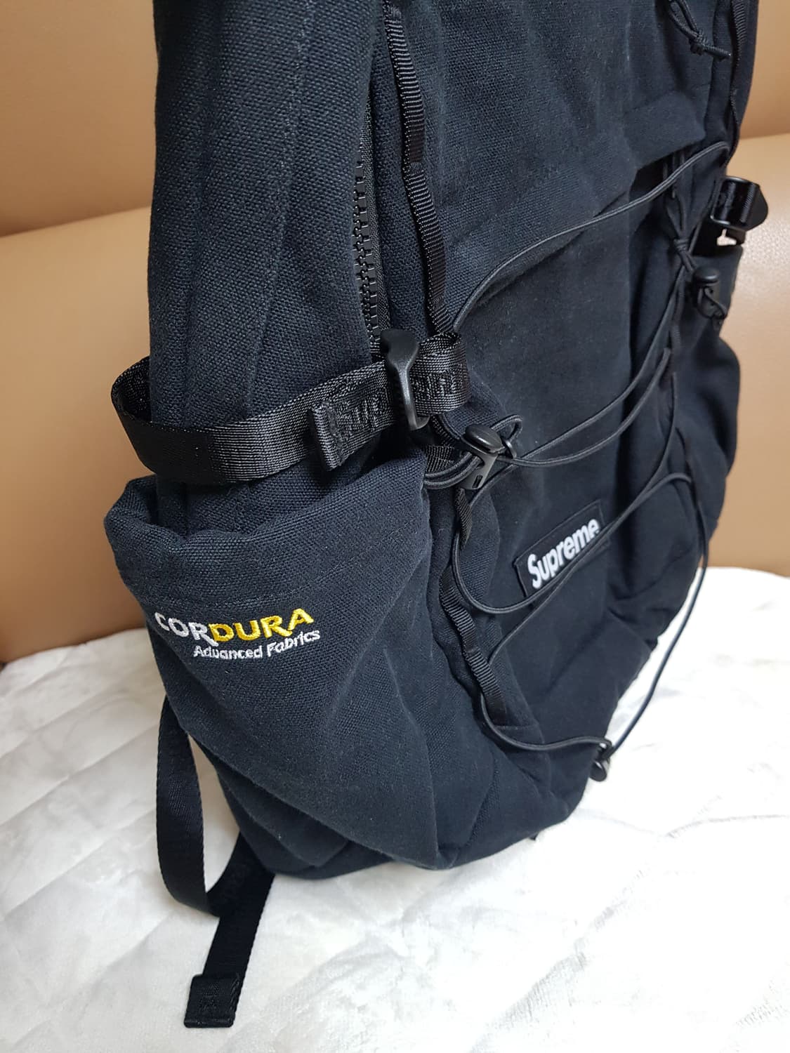 슈프림 백팩 블랙 25SS 상품이미지4