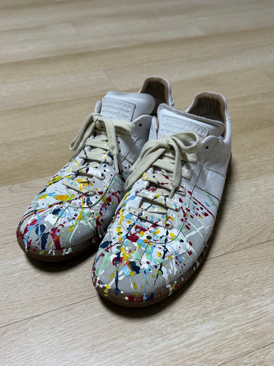 메종 마르지엘라 독일군 페인트 스니커즈 43 (270~275) 상품이미지1