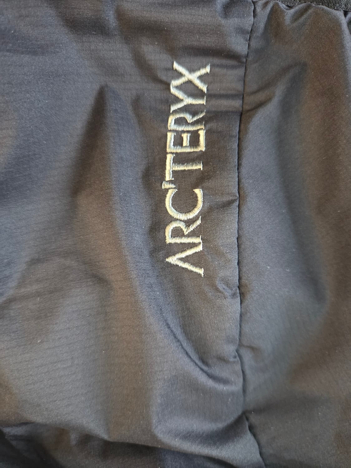 25FW아크테릭스 아톰 후디 맨 XL 팝니다 상품이미지5