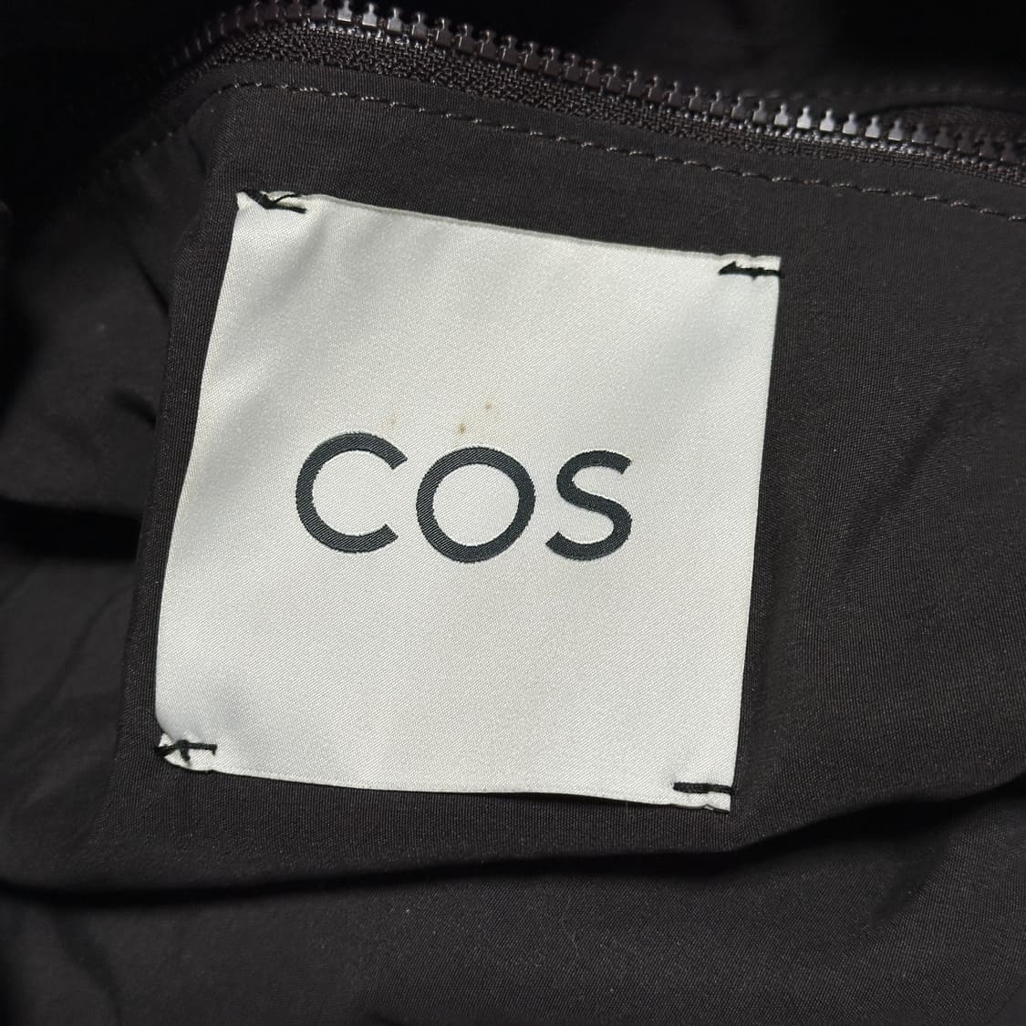 코스 퀄티드 오버사이즈 숄더백 상품이미지6