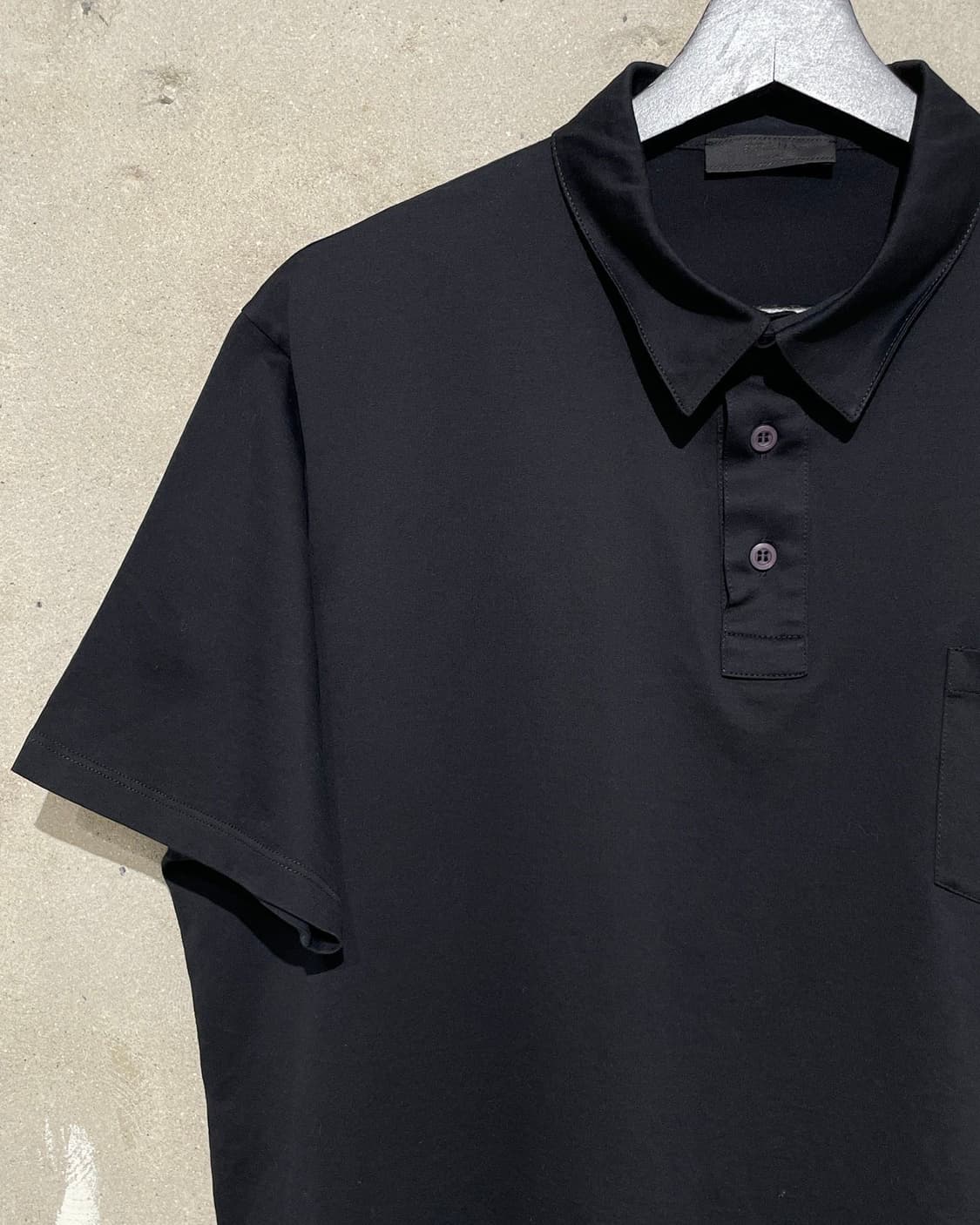 프라다 블랙 싱글 포켓 폴로 티셔츠 상품이미지2