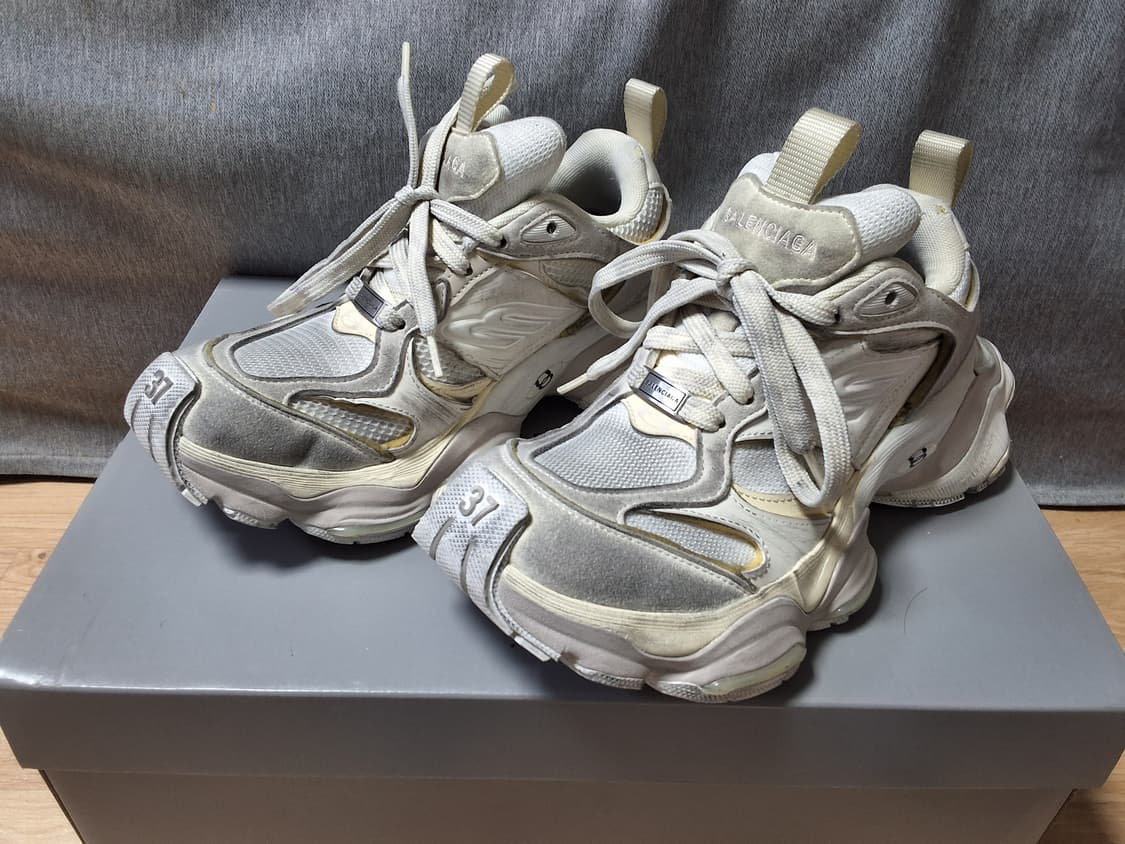 [새상품급] 카고스니커즈 에그쉘 런웨이 37 상품이미지1