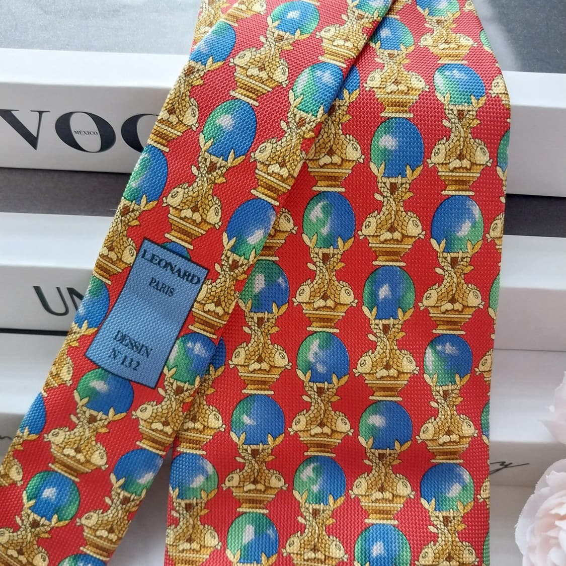 레오나드 실크 레드 오브젝트 패턴 넥타이 9.6cm A+등급 K1260
 상품이미지2